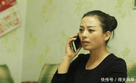 回娘家给侄女六百红包，弟媳回我儿子一个，看着很厚回家一拆傻了