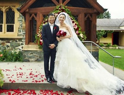 凌潇肃曝光妻子二胎晒幸福！他与姚晨离婚后的8年差距巨大