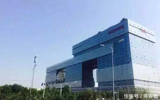 刘强东:所有的失败最终都是人不行,我靠这四张表格管7万5000人