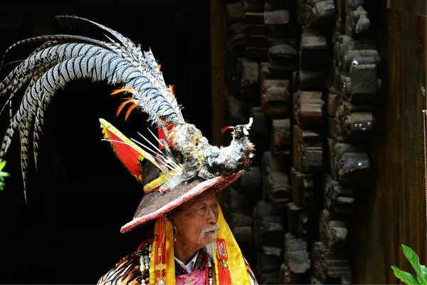 丽江只需要一个黄昏,看海棠花如何从身边飘落丽江只需要一个黄昏,看海棠花如何从身边飘落丽江只需要一个黄昏,看海棠花如何从身边飘落