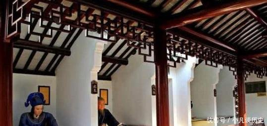 我家门口有两棵树