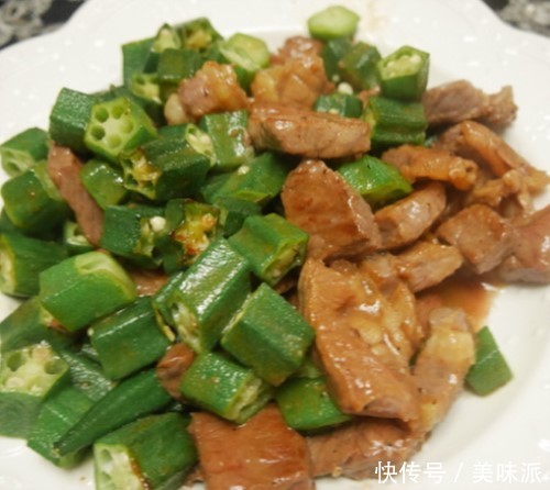 爸妈不回家过年,我到大伯家拜年,看着饭菜觉得自己有点不好意思