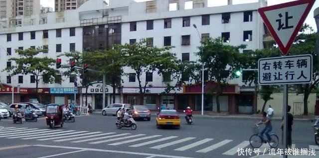 红灯允许右转,为什么还是扣6分交警不注意这些