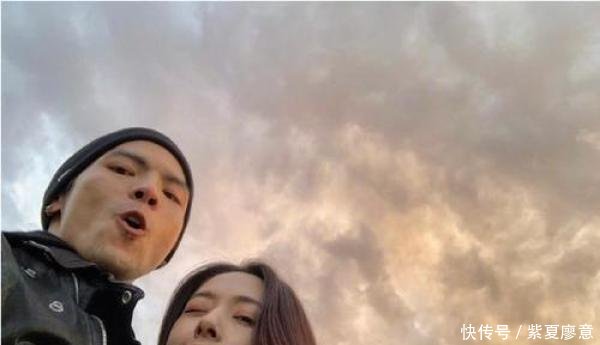 救救直男吧!向佐郭碧婷订婚后同游日本晒照风