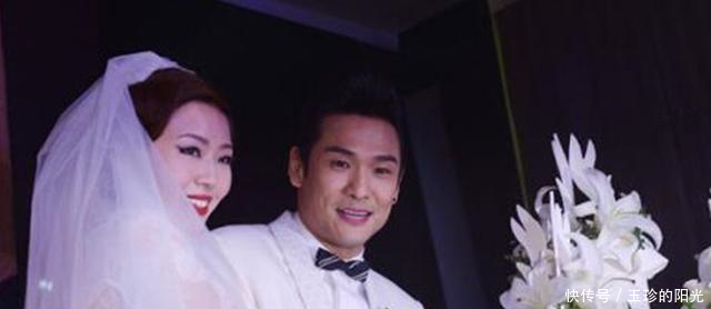 他曾是张学友的前辈,一首歌红了19年,54岁为赚