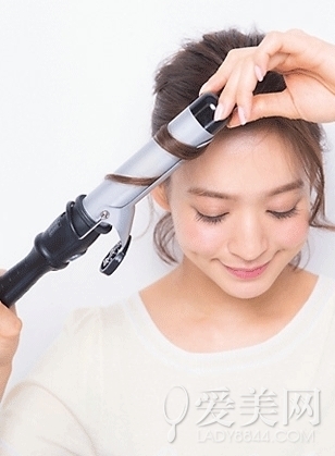 两款发型扎法教程甜美浪漫超简单_360问答