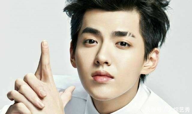 吴亦凡南京举办演唱会,售票秒空,网友:薛之谦不