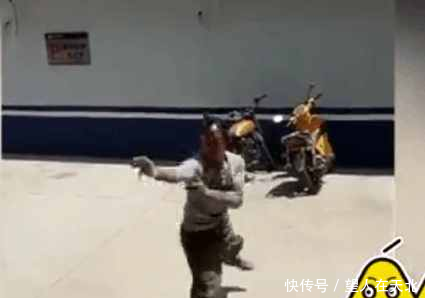 奇葩大叔自称武功高强, 民警面前大秀拳法 练到天下无敌