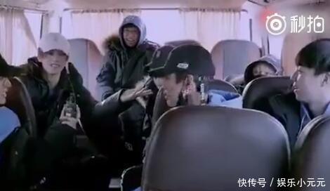 林超泽简单的模仿,引起与朱正廷粉丝的互掐