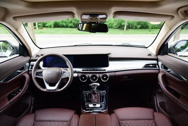 最潮国产车,换个车标就是奔驰,搭载宝马发动机