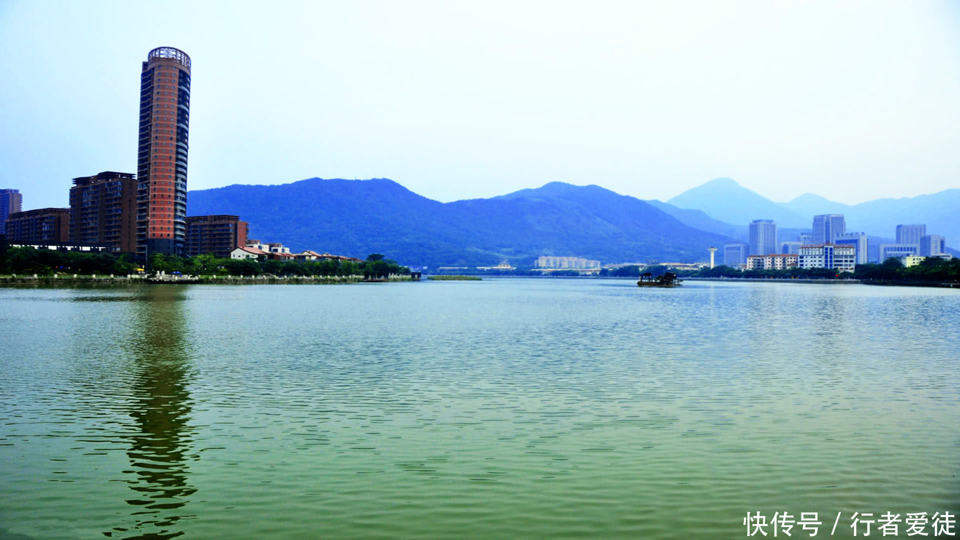 福建泉州最大的县,比厦门还大,接近莆田,相当于0.3个福州