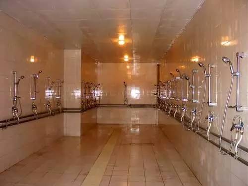 对北方人而言，公共澡堂有着特殊意义