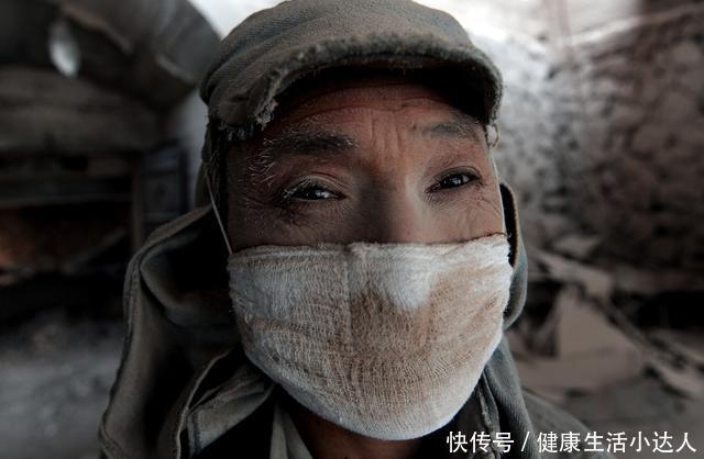 42岁男子没力气上二楼,肺已千疮百孔,此类工作