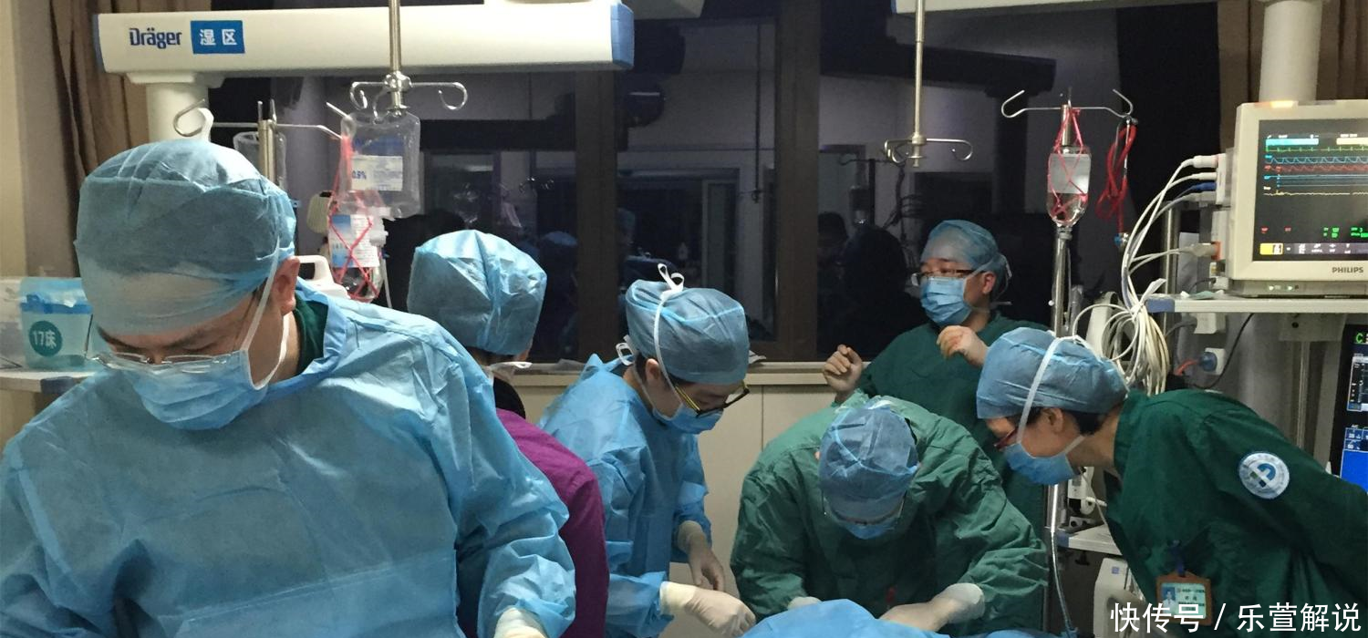 女孩突然腹痛难忍, 下身流血不止就是无知喝了