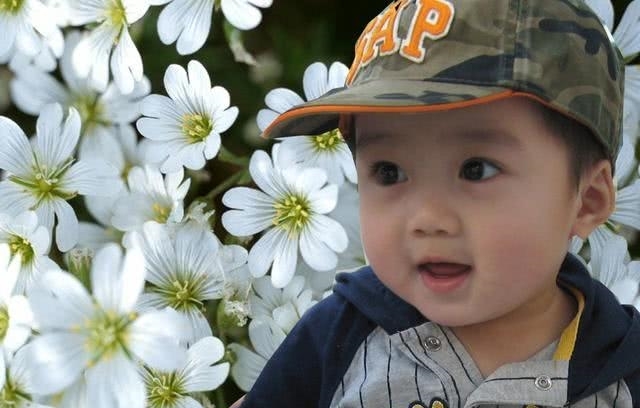 外国育儿专家:孩子这3处要多摸,会更聪明,但是很多家长都不碰 云顶备用网址