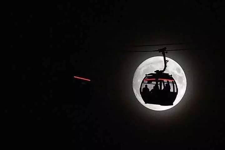 全球各地超级月亮大比拼,新加坡的真令人心塞~