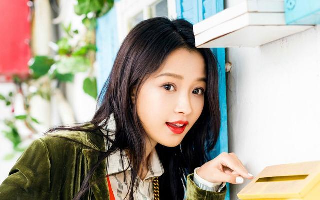 孙怡晒女儿董大福照片,肉嘟嘟的脸蛋小光头,