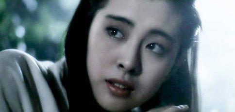 嫁入豪门不成反遭抛弃的女星，她被成龙玩弄，有的生下孩子自杀