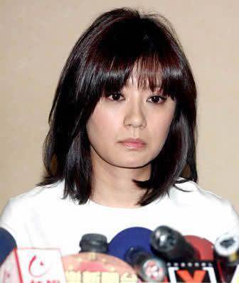 44岁贾静雯再办婚礼，曾替父还债错爱渣男，终于等到幸福来敲门