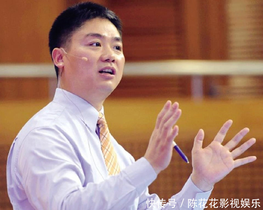 王思聪删调侃刘强东的微博,网友:一查他俩是一