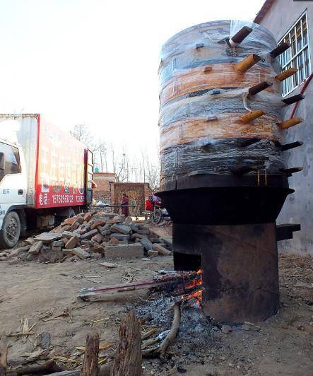 农村\＂食神\＂:做两个月吃一年，菜色非常好，价格实惠