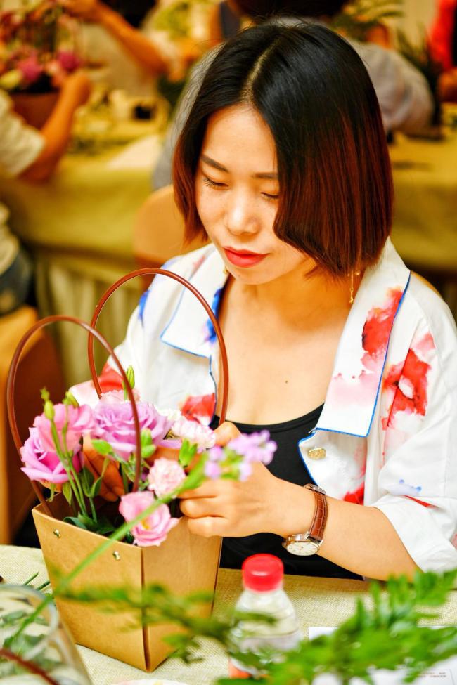 一叶弥香，花间觅初夏