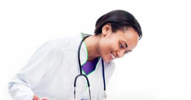 8个月的宝宝突然发烧,送医院医生告知原因,宝