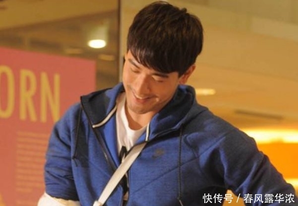 高以翔和女友亲吻