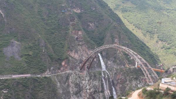 【砥砺奋进的五年】"世上最难":大柱山隧道九年掘进十