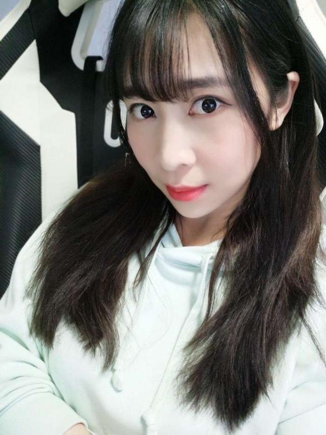 从女解说到女主播 她们开启了另一个游戏人生