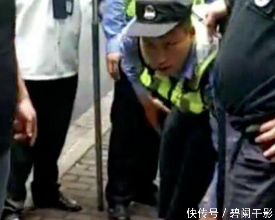 上海徐汇一小学门口男子砍2男童致死 报复社会