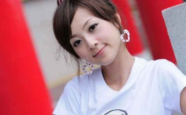 台湾姑娘跟团大陆游玩,网友不要信大陆人口中