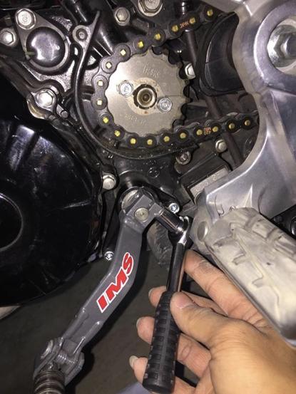 摩托车换挡不顺畅可能是少了这个配件