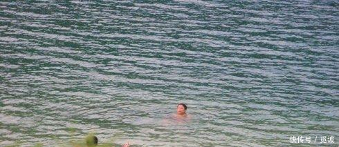 孩子去游野泳,回家后耳朵一直流血,医生说出原