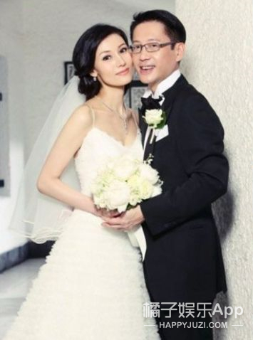 张馨予婚礼1.4万一桌，徐子淇妆发50万，明星婚礼太壕了