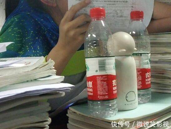 学生上课突然问老师问题,原来是在掩盖罪行