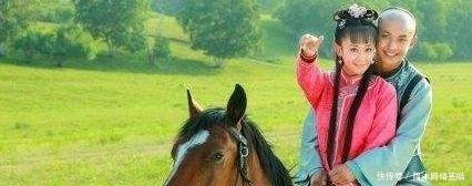 明星如何拍骑马戏 郑爽热巴没道具, 赵丽颖坐货