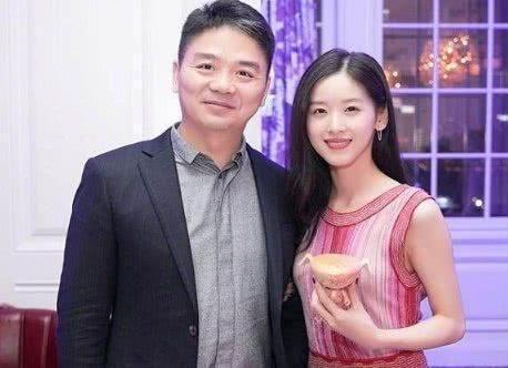 王思聪怼奶茶妹妹是睡二代,刘强东霸气护妻: