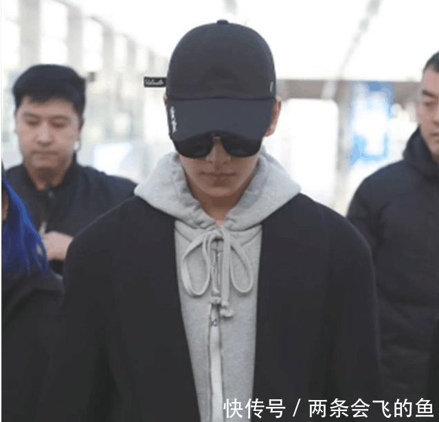 原来卫衣上的带子还能这么玩,真是太有创意,