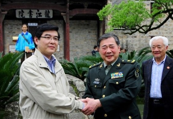 他是毛主席的亲外孙!直到毛主席辞世才为人所知,女朋友知道差点