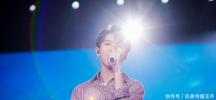 王俊凯生日会TFBOYS合体, 王源送火锅, 网友的