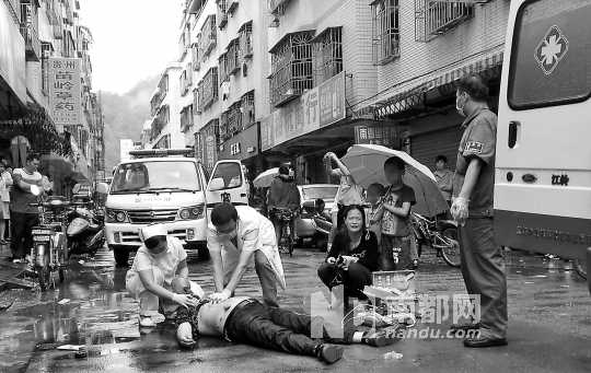 武汉4名女子地铁抢座互殴图片