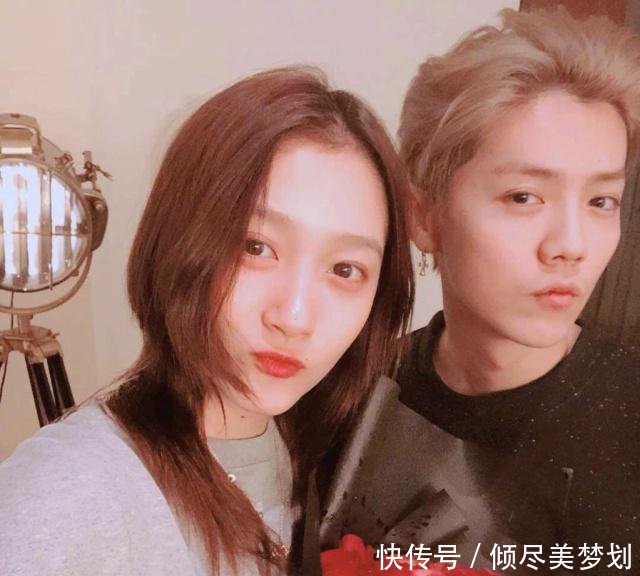 关晓彤踩点为鹿晗送生日祝福,恋情公开一年半