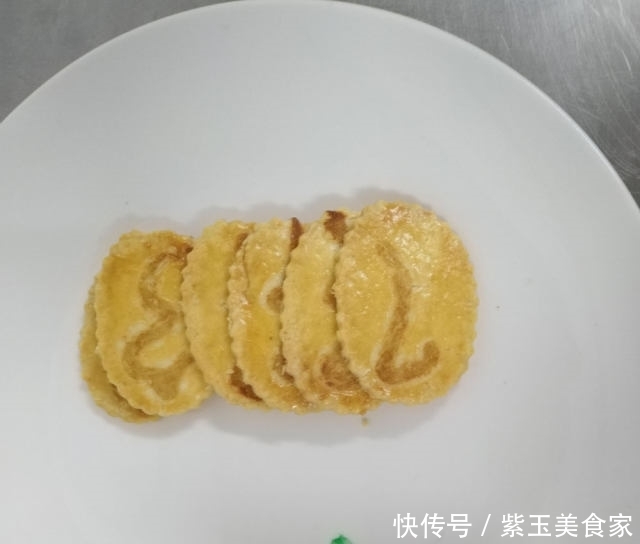 芝士曲奇,奶香十足,酥松美味,好吃到停不下来 99真人注册