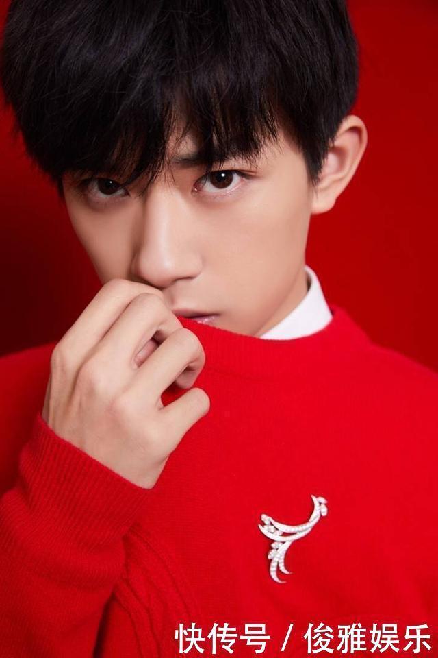 营销号拿易烊千玺春晚服装说事!网友:别卖惨!粉