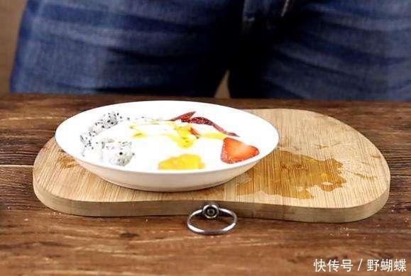 5岁宝宝呕吐不止,去医院查明原因后,奶奶大哭