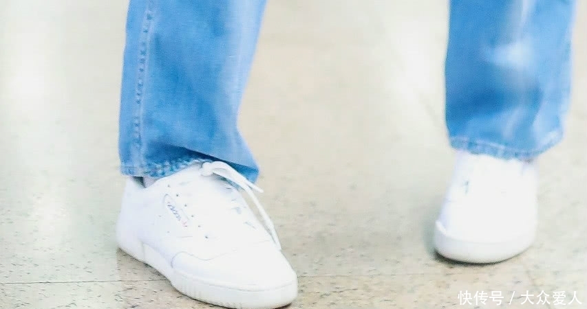 绑蝴蝶结鞋带怎么绑 t018a45151b152a427c.jpg