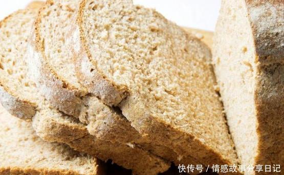 5岁宝宝吃了奶奶做的鸡蛋糕,当场吐白沫死亡,