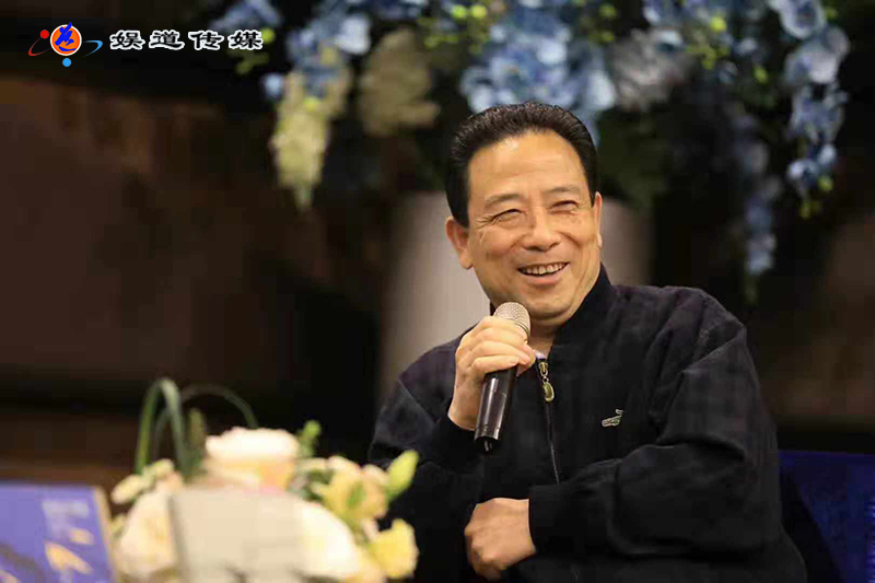 著名诗人车延高