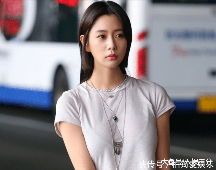 她被下载性感女神,曾说古天乐是电影理想,今3妻子性感的迷人伴侣迅雷誉为图片